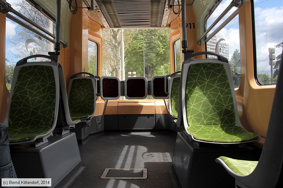 Straßenbahn Saint-Étienne - 911 - Innenansicht
/ Bild: saintetienne911_bk1404280212.jpg Straßenbahn Saint-Étienne - 911 - Innenansicht
/ Bild: saintetienne911_bk1404280212.jpg