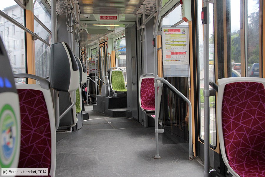 Straßenbahn Saint-Étienne - 911 - Innenansicht
/ Bild: saintetienne911_bk1404280222.jpg