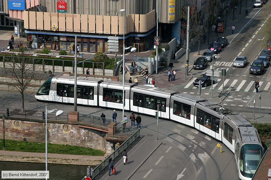 Straßenbahn Strasbourg - 2035
/ Bild: strasbourg2035_bk0704070184.jpg Straßenbahn Strasbourg - 2035
/ Bild: strasbourg2035_bk0704070184.jpg