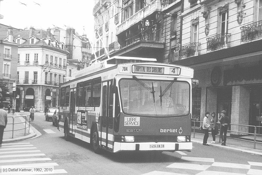 Grenoble - Trolleybus - 704
/ Bild: grenoble704_dk034303.jpg Grenoble - Trolleybus - 704
/ Bild: grenoble704_dk034303.jpg