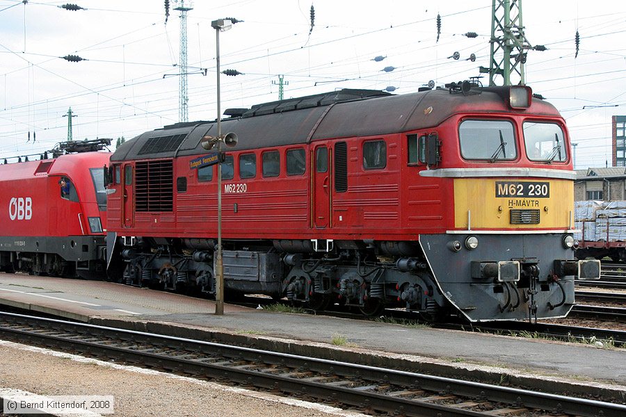 MÁV - M62 230
/ Bild: mavm62230_bk0809200190.jpg MÁV - M62 230
/ Bild: mavm62230_bk0809200190.jpg