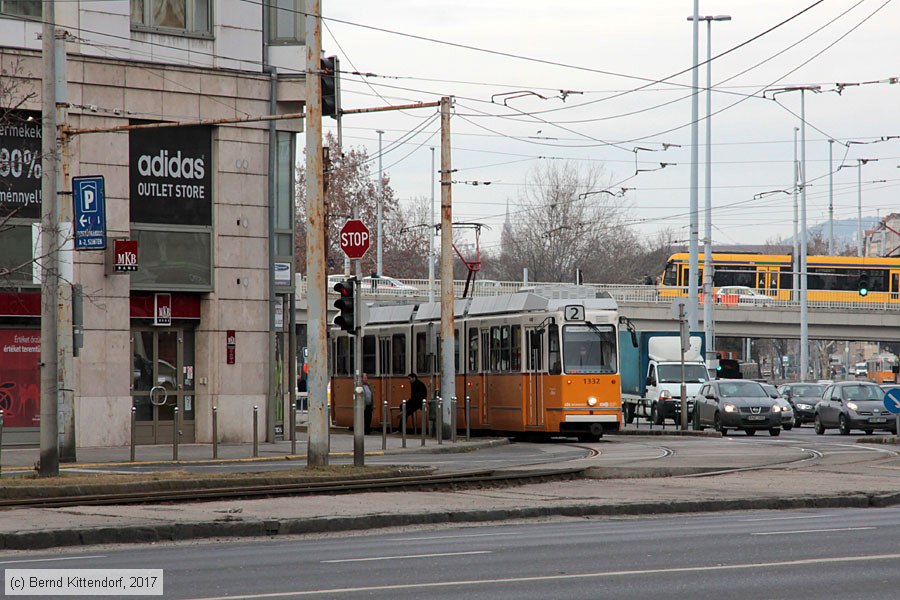 Budapest - Straßenbahn - 1332
/ Bild: budapest1332_bk1702270192.jpg Budapest - Straßenbahn - 1332
/ Bild: budapest1332_bk1702270192.jpg
