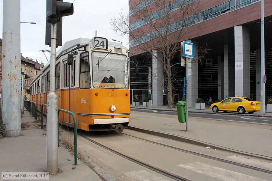 Budapest - Straßenbahn - 1345
/ Bild: budapest1345_bk1702270150.jpg Budapest - Straßenbahn - 1345
/ Bild: budapest1345_bk1702270150.jpg