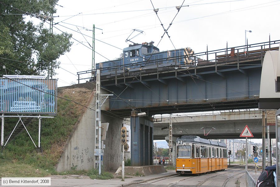 Budapest - Straßenbahn - 1350
/ Bild: budapest1350_bk0809200115.jpg Budapest - Straßenbahn - 1350
/ Bild: budapest1350_bk0809200115.jpg