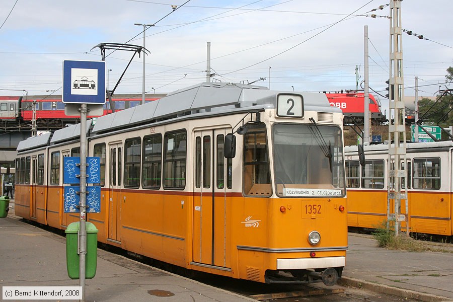 Budapest - Straßenbahn - 1352
/ Bild: budapest1352_bk0809200143.jpg Budapest - Straßenbahn - 1352
/ Bild: budapest1352_bk0809200143.jpg