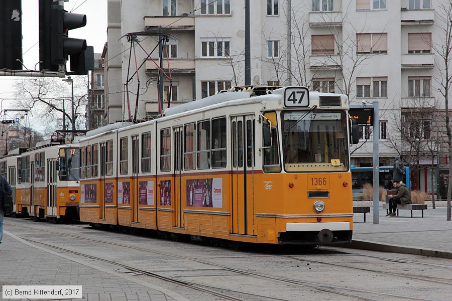 Budapest - Straßenbahn - 1366
/ Bild: budapest1366_bk1703010047.jpg Budapest - Straßenbahn - 1366
/ Bild: budapest1366_bk1703010047.jpg