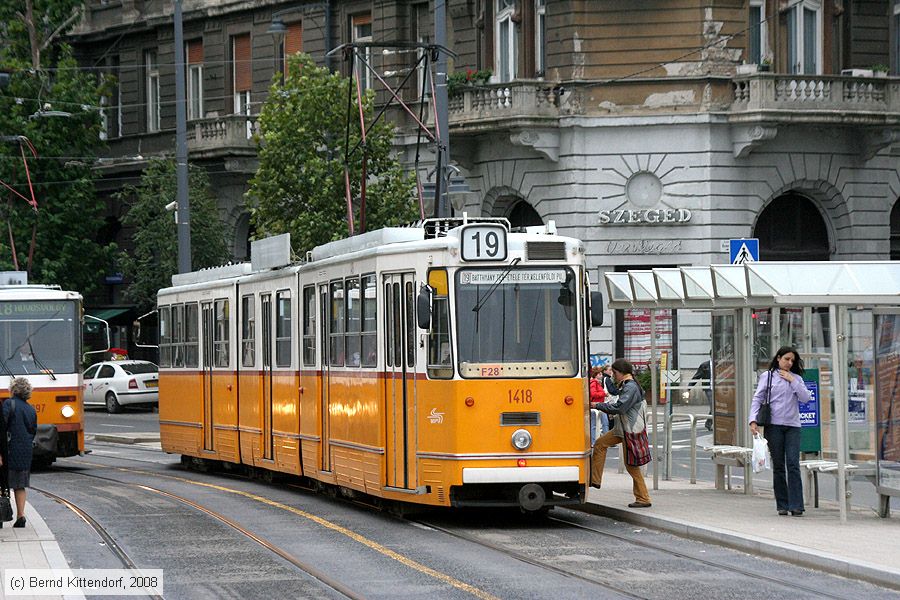 Budapest - Straßenbahn - 1418
/ Bild: budapest1418_bk0809190405.jpg Budapest - Straßenbahn - 1418
/ Bild: budapest1418_bk0809190405.jpg