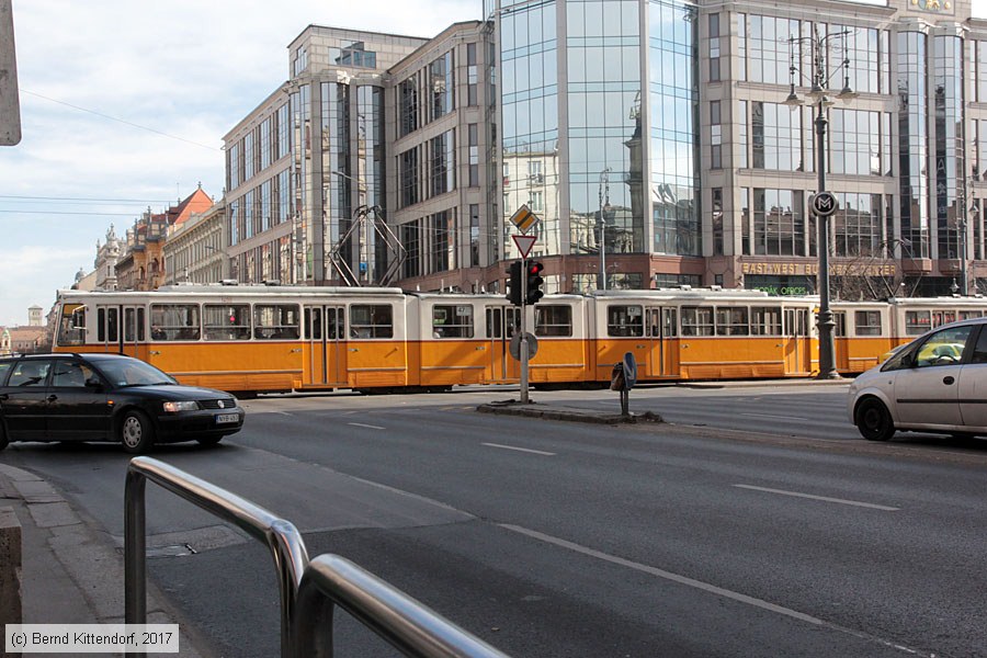 Budapest - Straßenbahn - 1400
/ Bild: budapest1400_bk1702280010.jpg Budapest - Straßenbahn - 1400
/ Bild: budapest1400_bk1702280010.jpg
