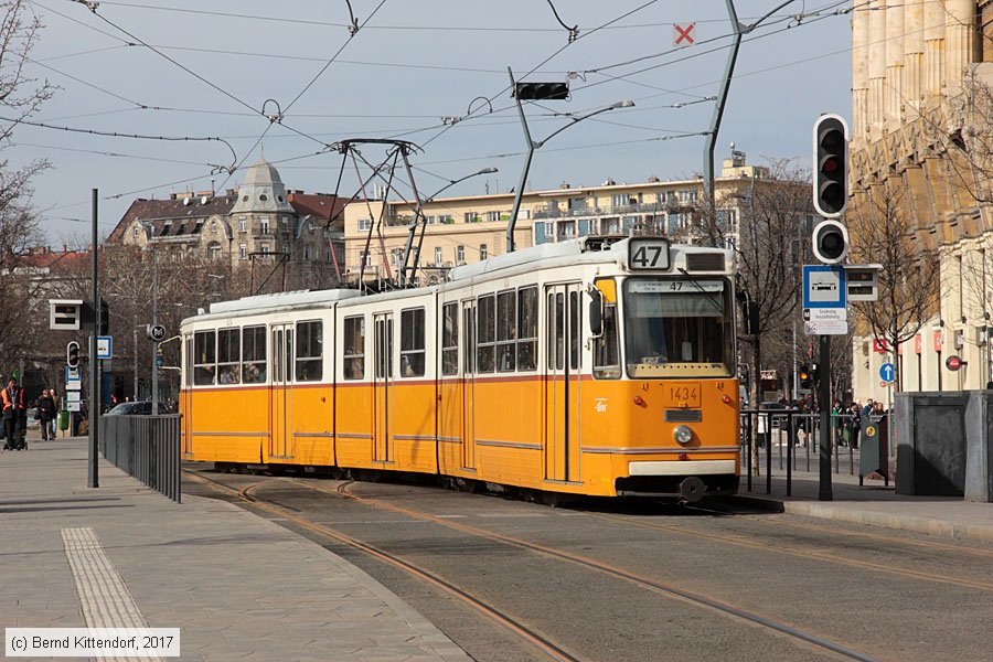 Budapest - Straßenbahn - 1434
/ Bild: budapest1434_bk1702280086.jpg Budapest - Straßenbahn - 1434
/ Bild: budapest1434_bk1702280086.jpg