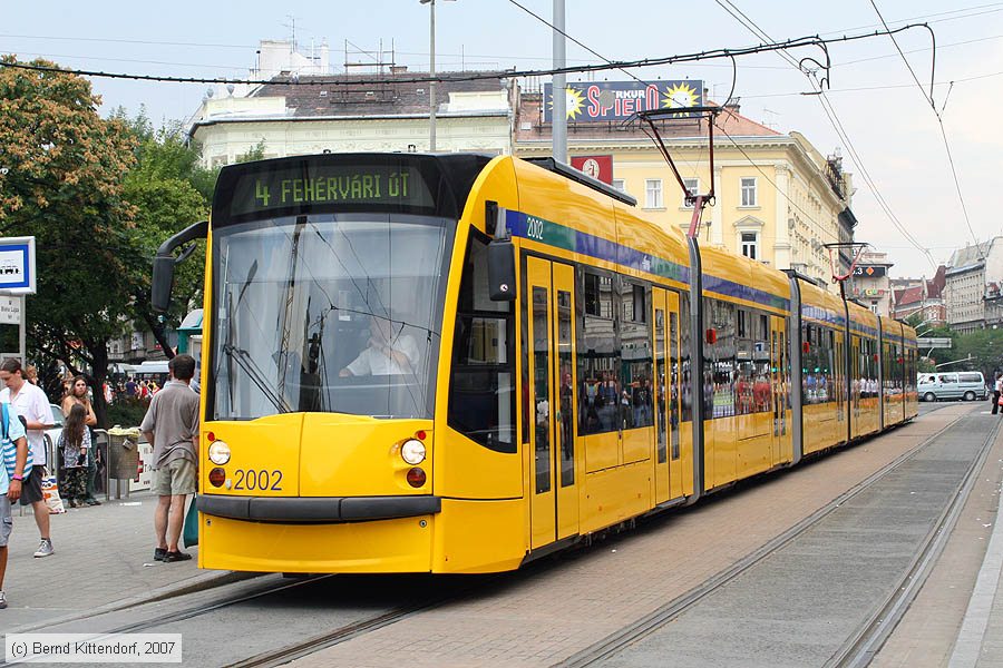 Budapest - Straßenbahn - 2002
/ Bild: budapest2002_bk0708090375.jpg Budapest - Straßenbahn - 2002
/ Bild: budapest2002_bk0708090375.jpg