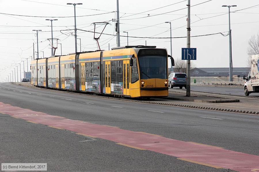 Budapest - Straßenbahn - 2016
/ Bild: budapest2016_bk1702270109.jpg Budapest - Straßenbahn - 2016
/ Bild: budapest2016_bk1702270109.jpg