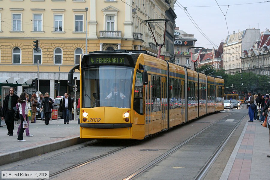 Budapest - Straßenbahn - 2032
/ Bild: budapest2032_bk0809180448.jpg
