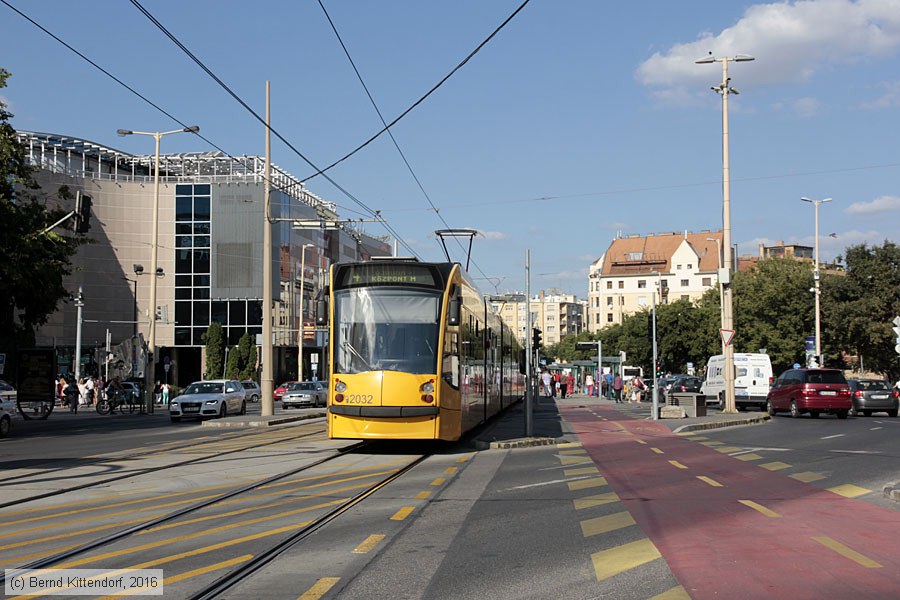 Budapest - Straßenbahn - 2032
/ Bild: budapest2032_bk1608310460.jpg
