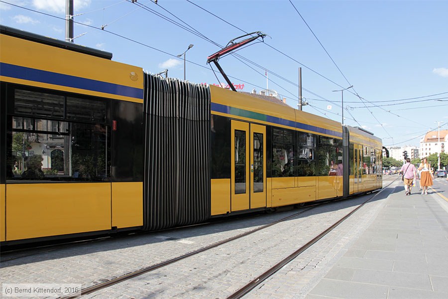 Budapest - Straßenbahn - 2037
/ Bild: budapest2037_bk1608310465.jpg Budapest - Straßenbahn - 2037
/ Bild: budapest2037_bk1608310465.jpg
