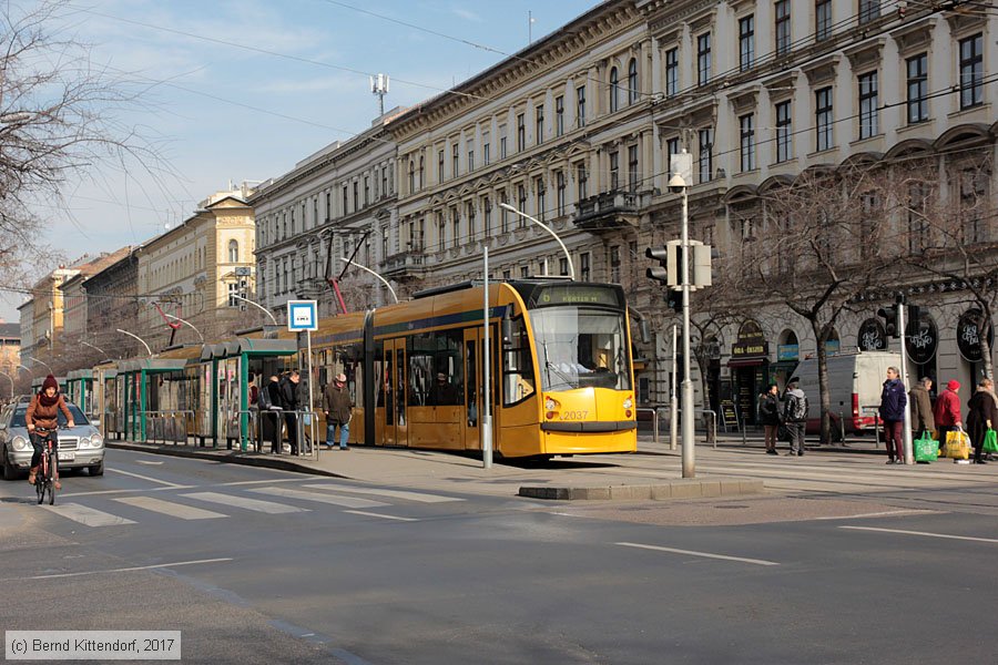 Budapest - Straßenbahn - 2037
/ Bild: budapest2037_bk1702270062.jpg