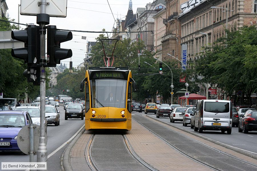 Budapest - Straßenbahn - 2039
/ Bild: budapest2039_bk0809190143.jpg