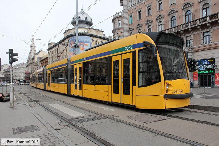 Budapest - Straßenbahn - 2039
/ Bild: budapest2039_bk1703010003.jpg Budapest - Straßenbahn - 2039
/ Bild: budapest2039_bk1703010003.jpg