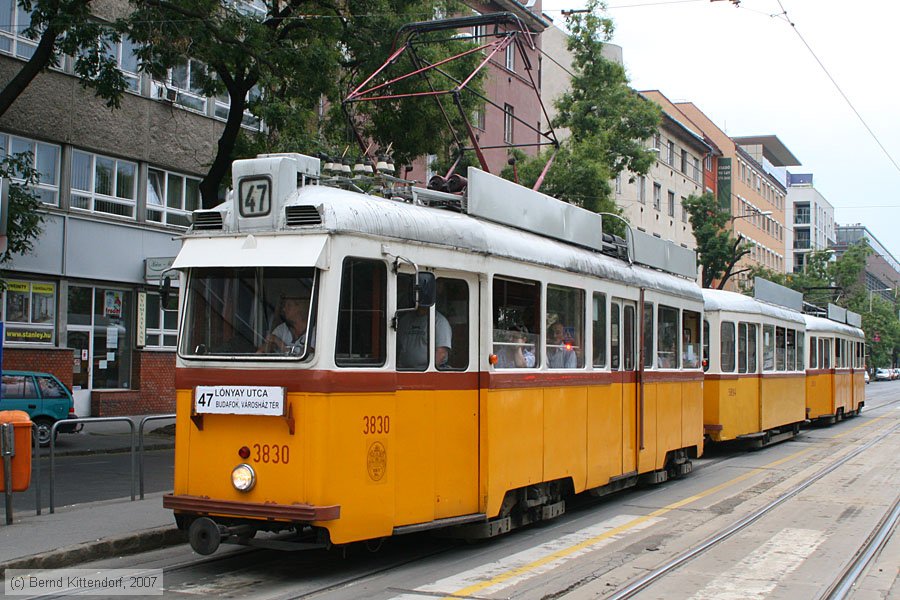 Budapest - Straßenbahn - 3830
/ Bild: budapest3830_bk0708090459.jpg Budapest - Straßenbahn - 3830
/ Bild: budapest3830_bk0708090459.jpg
