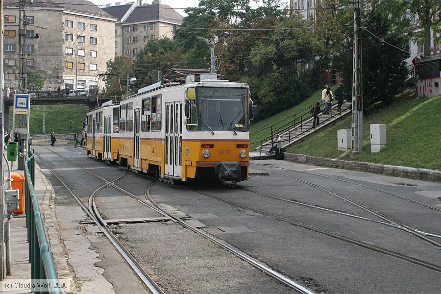 Budapest - Straßenbahn - 4032
/ Bild: budapest4032_cw0809190169.jpg Budapest - Straßenbahn - 4032
/ Bild: budapest4032_cw0809190169.jpg
