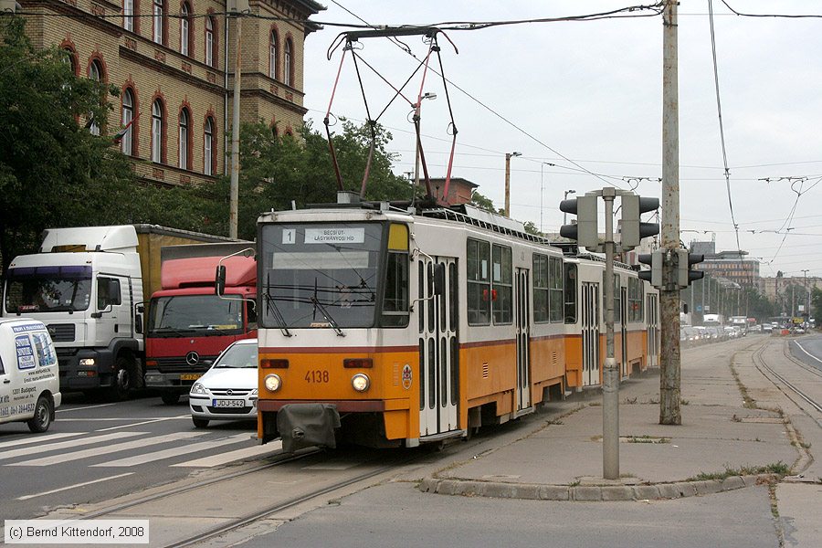 Budapest - Straßenbahn - 4138
/ Bild: budapest4138_bk0809180148.jpg Budapest - Straßenbahn - 4138
/ Bild: budapest4138_bk0809180148.jpg