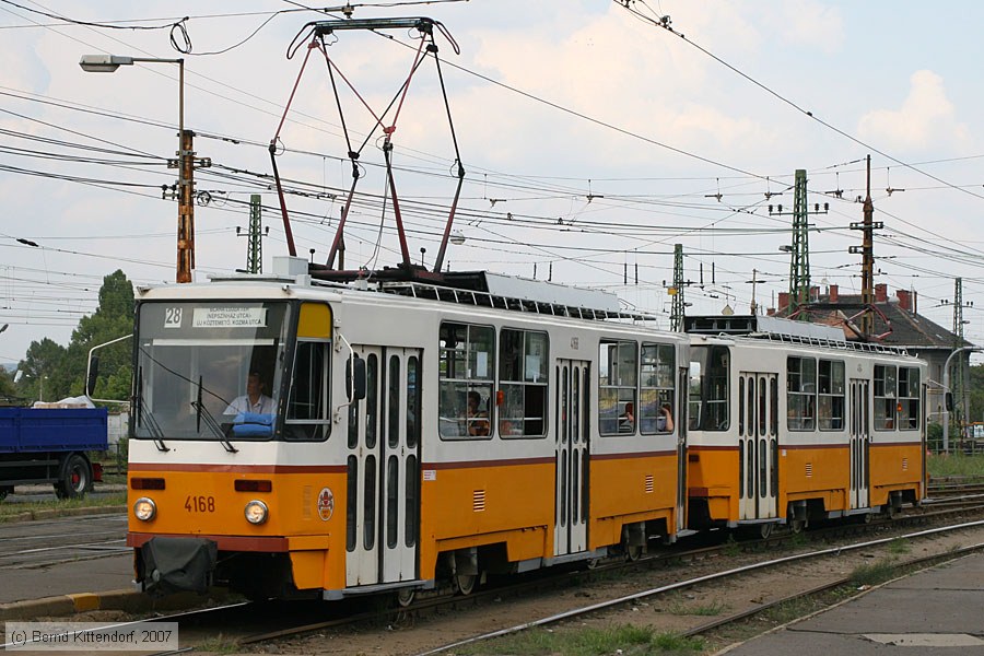 Budapest - Straßenbahn - 4168
/ Bild: budapest4168_bk0708090298.jpg Budapest - Straßenbahn - 4168
/ Bild: budapest4168_bk0708090298.jpg