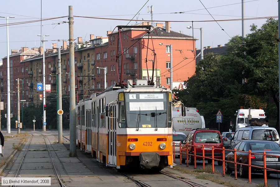 Budapest - Straßenbahn - 4202
/ Bild: budapest4202_bk0809190027.jpg Budapest - Straßenbahn - 4202
/ Bild: budapest4202_bk0809190027.jpg