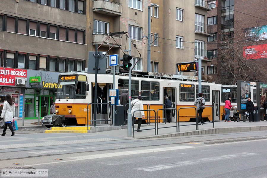 Budapest - Straßenbahn - 4202
/ Bild: budapest4202_bk1702270243.jpg Budapest - Straßenbahn - 4202
/ Bild: budapest4202_bk1702270243.jpg