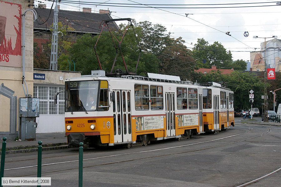 Budapest - Straßenbahn - 4225
/ Bild: budapest4225_bk0809190312.jpg Budapest - Straßenbahn - 4225
/ Bild: budapest4225_bk0809190312.jpg