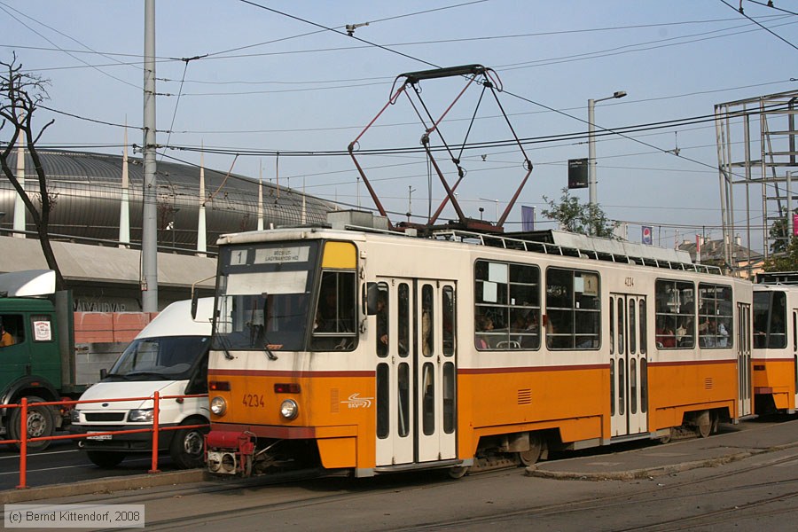 Budapest - Straßenbahn - 4234
/ Bild: budapest4234_bk0809190023.jpg Budapest - Straßenbahn - 4234
/ Bild: budapest4234_bk0809190023.jpg