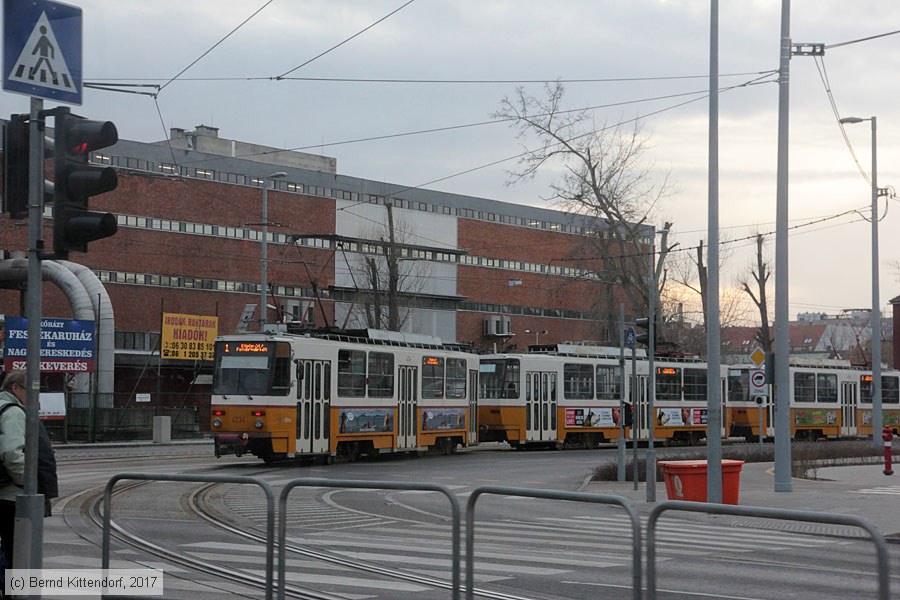 Budapest - Straßenbahn - 4234
/ Bild: budapest4234_bk1702270337.jpg Budapest - Straßenbahn - 4234
/ Bild: budapest4234_bk1702270337.jpg