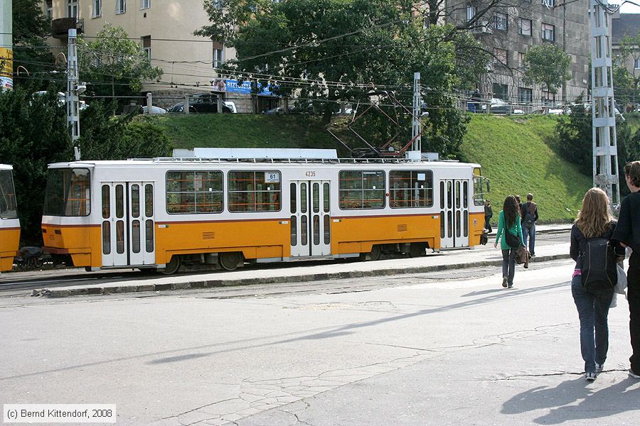 Budapest - Straßenbahn - 4235
/ Bild: budapest4235_bk0809190239.jpg Budapest - Straßenbahn - 4235
/ Bild: budapest4235_bk0809190239.jpg