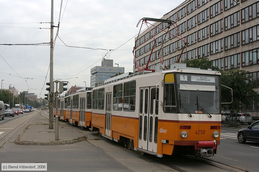 Budapest - Straßenbahn - 4250
/ Bild: budapest4250_bk0809180160.jpg
