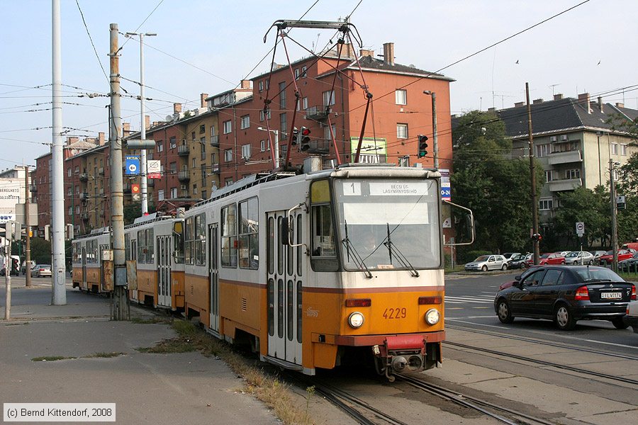 Budapest - Straßenbahn - 4229
/ Bild: budapest4229_bk0809190002.jpg Budapest - Straßenbahn - 4229
/ Bild: budapest4229_bk0809190002.jpg