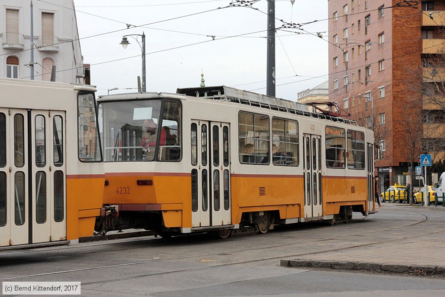 Budapest - Straßenbahn - 4232
/ Bild: budapest4232_bk1703010040.jpg Budapest - Straßenbahn - 4232
/ Bild: budapest4232_bk1703010040.jpg