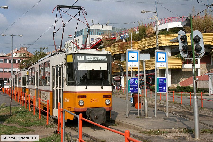 Budapest - Straßenbahn - 4253
/ Bild: budapest4253_bk0809190077.jpg Budapest - Straßenbahn - 4253
/ Bild: budapest4253_bk0809190077.jpg