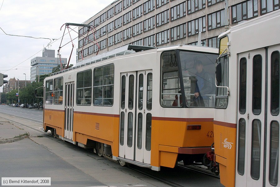 Budapest - Straßenbahn - 4262
/ Bild: budapest4262_bk0809180159.jpg Budapest - Straßenbahn - 4262
/ Bild: budapest4262_bk0809180159.jpg