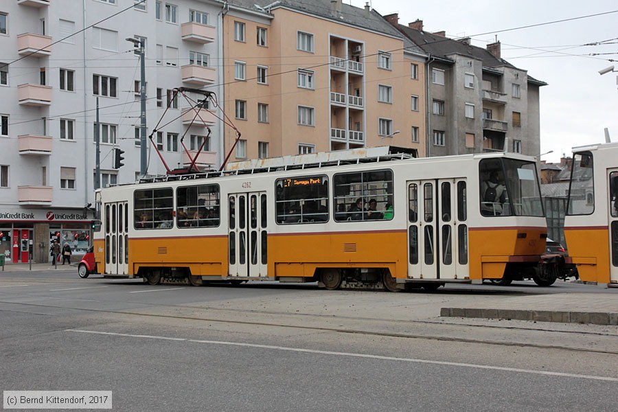 Budapest - Straßenbahn - 4262
/ Bild: budapest4262_bk1702270240.jpg Budapest - Straßenbahn - 4262
/ Bild: budapest4262_bk1702270240.jpg