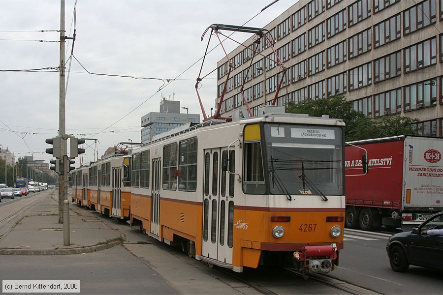 Budapest - Straßenbahn - 4267
/ Bild: budapest4267_bk0809180141.jpg Budapest - Straßenbahn - 4267
/ Bild: budapest4267_bk0809180141.jpg