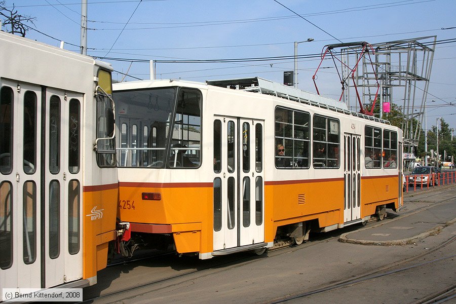Budapest - Straßenbahn - 4254
/ Bild: budapest4254_bk0809190060.jpg Budapest - Straßenbahn - 4254
/ Bild: budapest4254_bk0809190060.jpg
