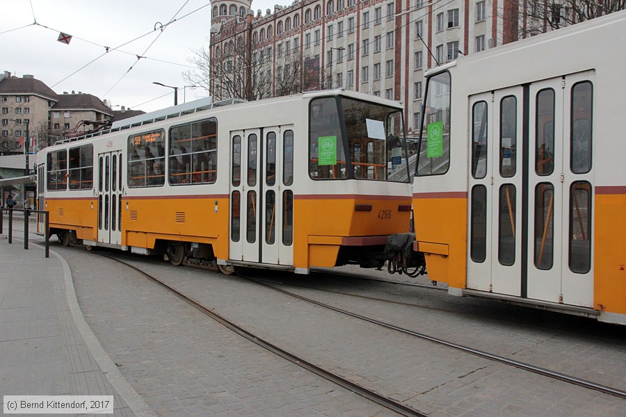 Budapest - Straßenbahn - 4266
/ Bild: budapest4266_bk1702260095.jpg Budapest - Straßenbahn - 4266
/ Bild: budapest4266_bk1702260095.jpg