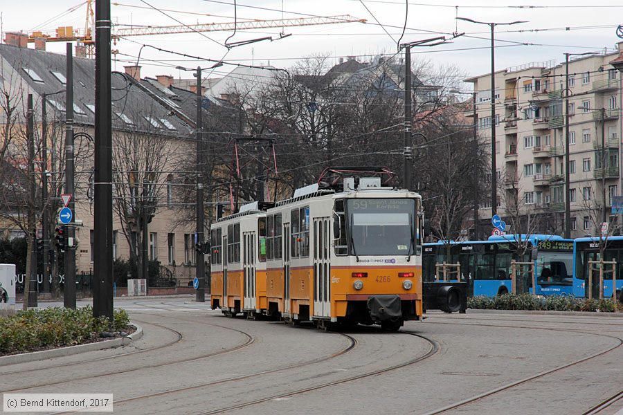 Budapest - Straßenbahn - 4266
/ Bild: budapest4266_bk1702260096.jpg Budapest - Straßenbahn - 4266
/ Bild: budapest4266_bk1702260096.jpg