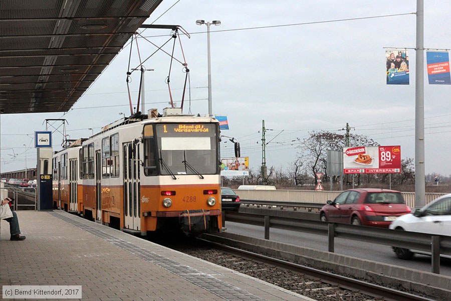Budapest - Straßenbahn - 4288
/ Bild: budapest4288_bk1702270348.jpg Budapest - Straßenbahn - 4288
/ Bild: budapest4288_bk1702270348.jpg