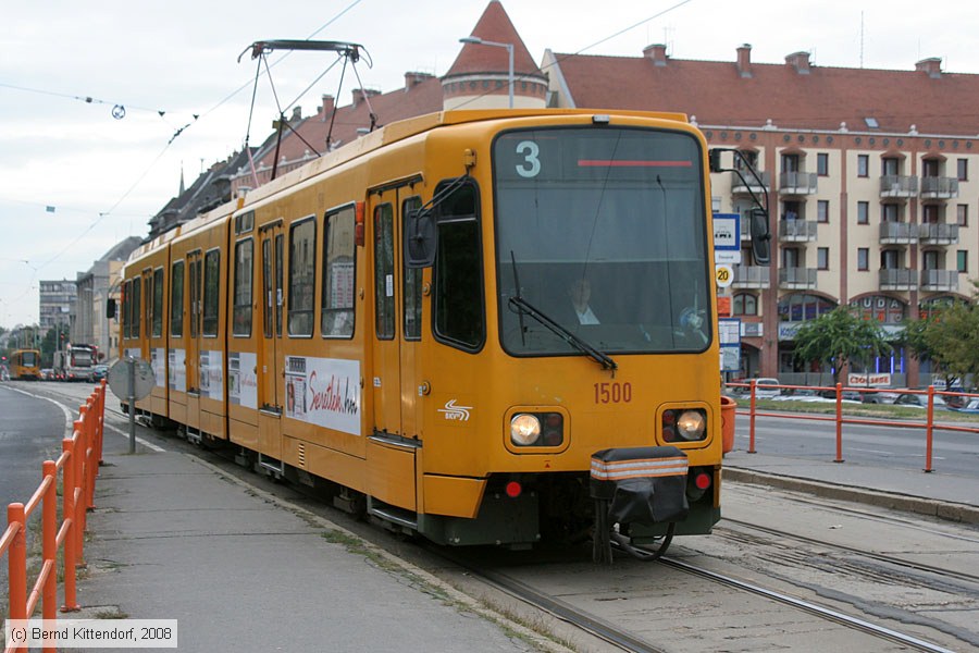 Budapest - Straßenbahn - 1500
/ Bild: budapest1500_bk0809180330.jpg Budapest - Straßenbahn - 1500
/ Bild: budapest1500_bk0809180330.jpg