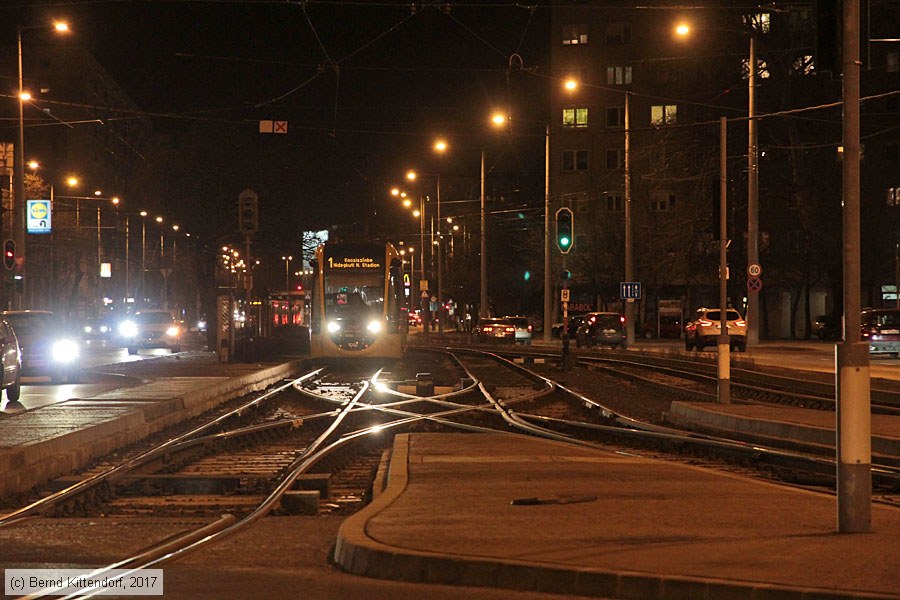 Budapest - Straßenbahn - 2107
/ Bild: budapest2107_bk1702280505.jpg Budapest - Straßenbahn - 2107
/ Bild: budapest2107_bk1702280505.jpg