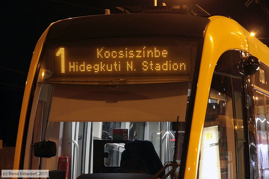 Budapest - Straßenbahn - 2107
/ Bild: budapest2107_bk1702280516.jpg Budapest - Straßenbahn - 2107
/ Bild: budapest2107_bk1702280516.jpg