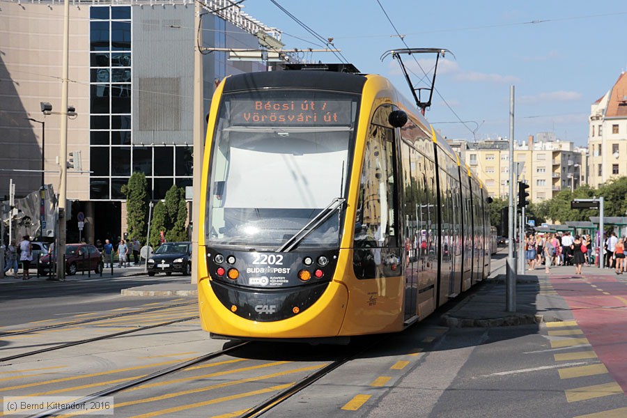 Budapest - Straßenbahn - 2202
/ Bild: budapest2202_bk1608310454.jpg Budapest - Straßenbahn - 2202
/ Bild: budapest2202_bk1608310454.jpg