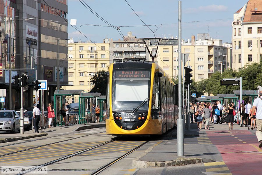 Budapest - Straßenbahn - 2202
/ Bild: budapest2202_bk1608310455.jpg Budapest - Straßenbahn - 2202
/ Bild: budapest2202_bk1608310455.jpg