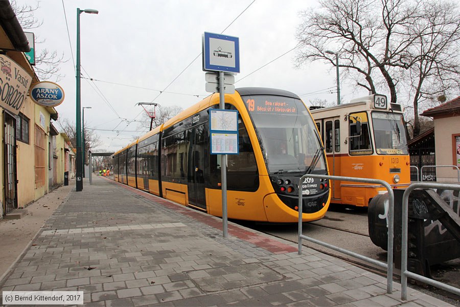 Budapest - Straßenbahn - 2209
/ Bild: budapest2209_bk1703010136.jpg Budapest - Straßenbahn - 2209
/ Bild: budapest2209_bk1703010136.jpg