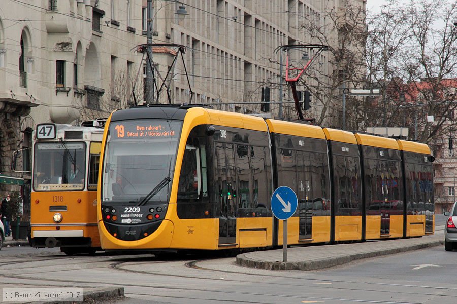 Budapest - Straßenbahn - 2209
/ Bild: budapest2209_bk1703010153.jpg Budapest - Straßenbahn - 2209
/ Bild: budapest2209_bk1703010153.jpg