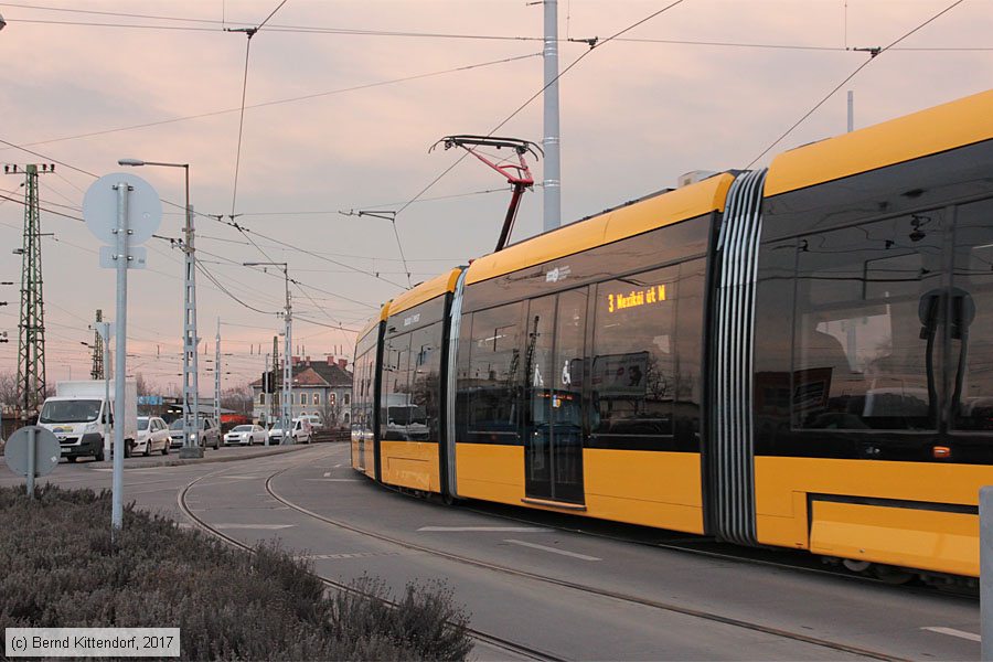 Budapest - Straßenbahn - 2221
/ Bild: budapest2221_bk1703010483.jpg Budapest - Straßenbahn - 2221
/ Bild: budapest2221_bk1703010483.jpg